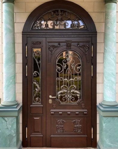 Парадная арочная дверь