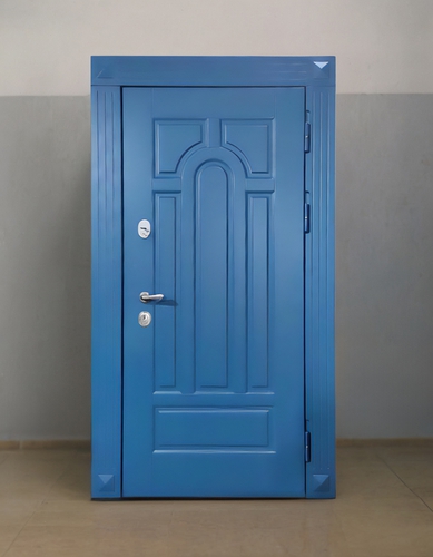 Синяя дверь с отделкой МДФ окрас по RAL