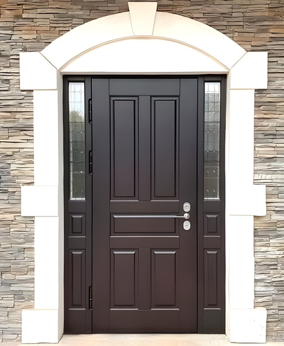 Дверь с витражными стеклами