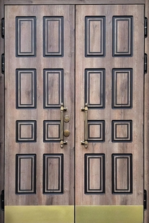 Двустворчатая уличная термодверь с отбойниками и ручками-скобами (МДФ с патиной) Двустворчатая уличная термодверь с отбойниками и ручками-скобами (МДФ с патиной)