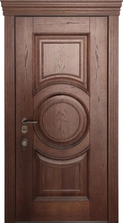 Входная термодверь со скрытыми петлями, карнизом и отделкой из массива