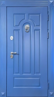 Входная термодверь с кнокером и окрашенными синими панелями МДФ RAL